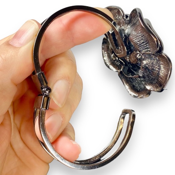 Vintage Rose & Crystals Gunmetal Hinge Bracelet, Black / Gray - Picture 5 of 15